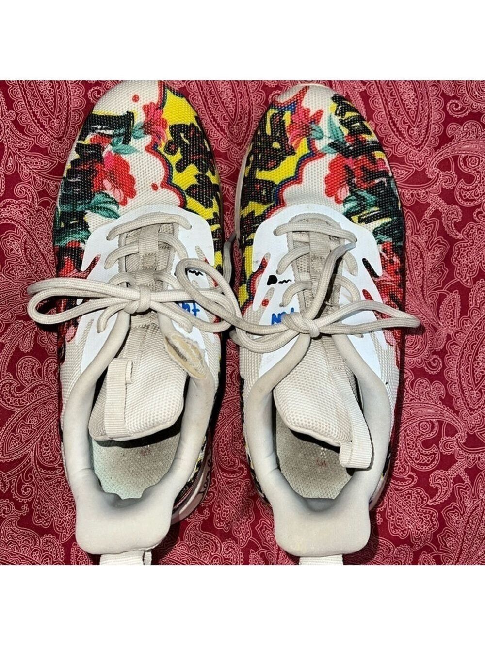 SOULSFENG sneakers. Size 39. Good preowned condition. Size 39